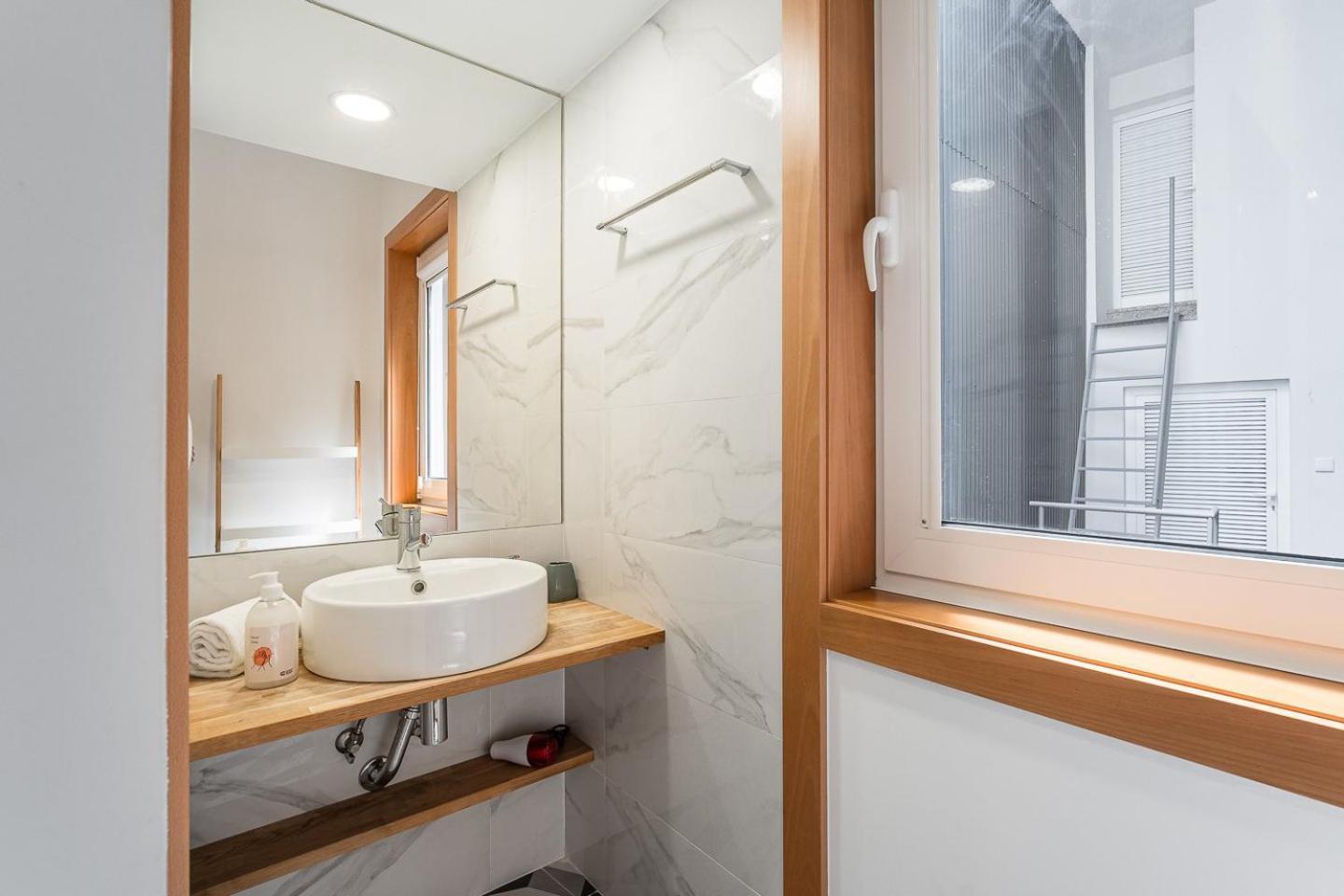 Guestready - Bright Duplex In Downtown Hotell Porto Eksteriør bilde