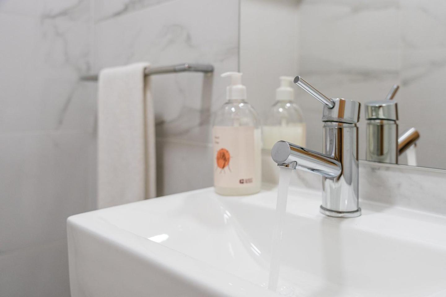 Guestready - Bright Duplex In Downtown Hotell Porto Eksteriør bilde