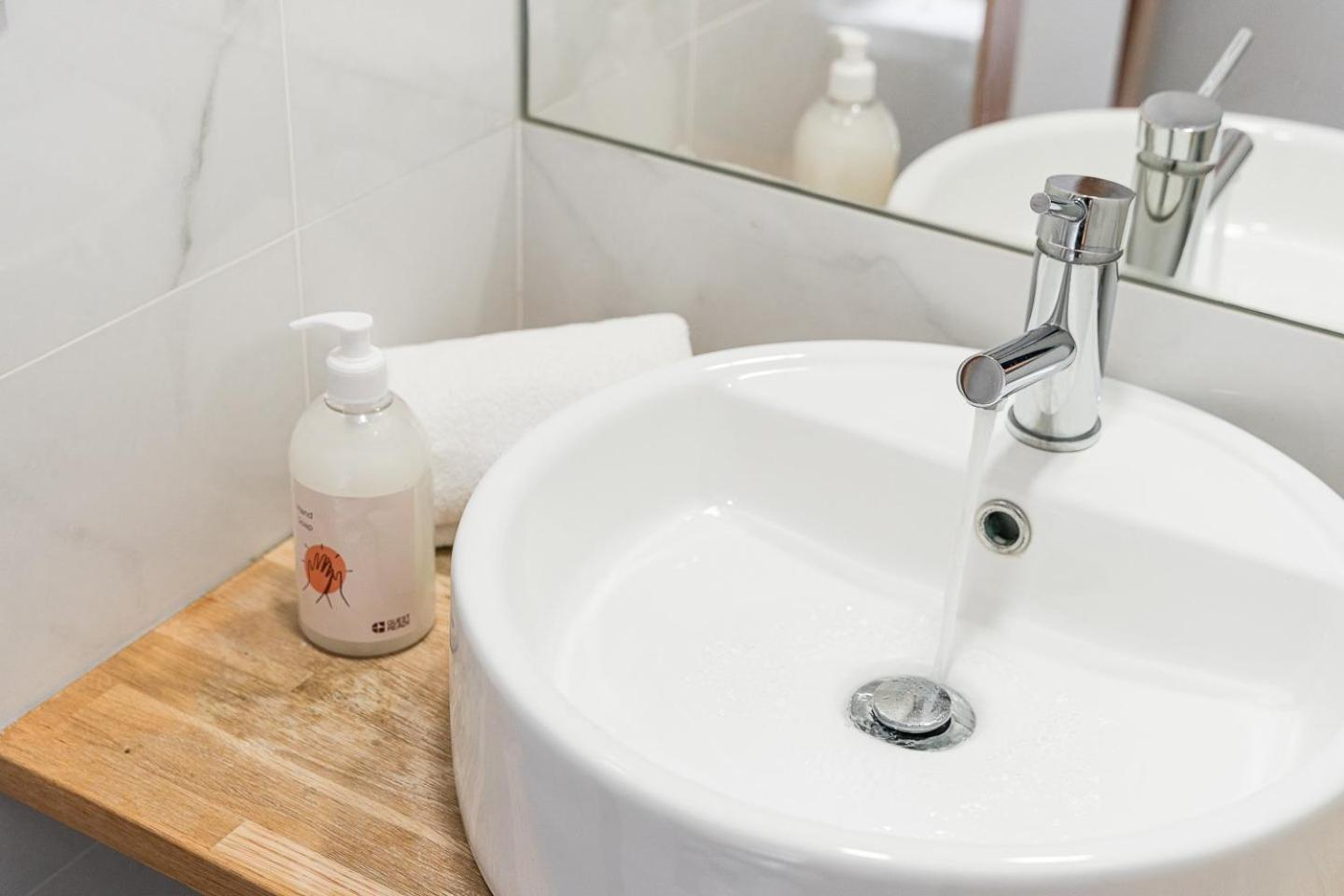 Guestready - Bright Duplex In Downtown Hotell Porto Eksteriør bilde